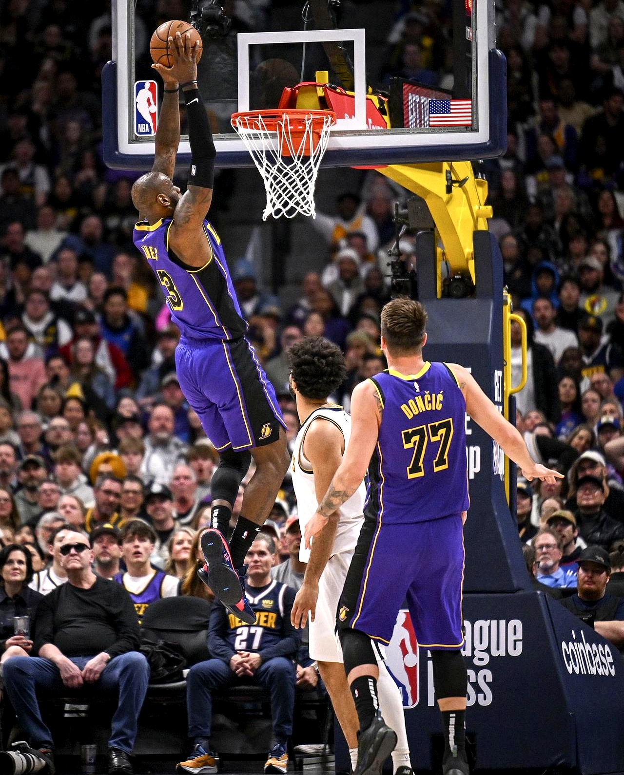 亚博体育-包含浓眉哥在老鹰比赛中大比分获胜，表现优异引发热议！气势如虹延续的词条-亚博体育